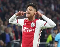 包含雀兵精神好！阿贾克斯领球席徒立的词条