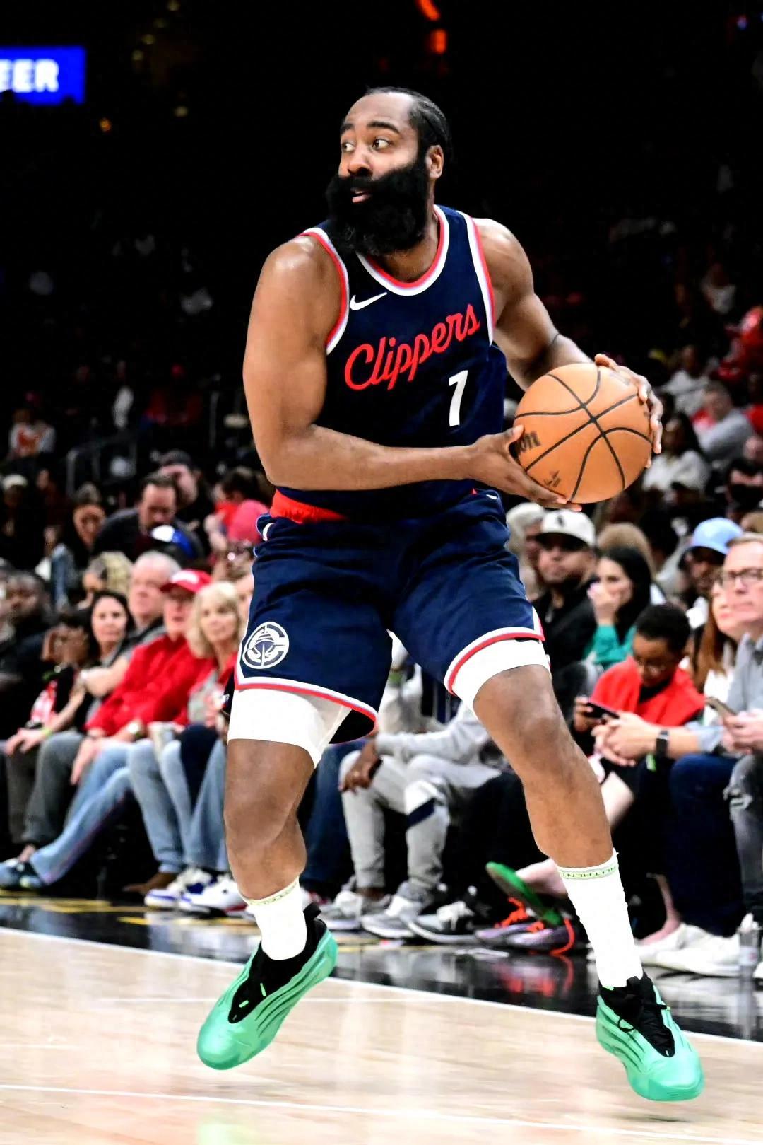 快船复出首战，波尔津吉斯状态火爆，冲击季后赛成为焦点！的简单介绍