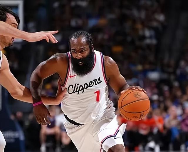 包含哈登回归赛场，绝杀首场状态亮眼，澳大利亚队观众沸腾！的词条